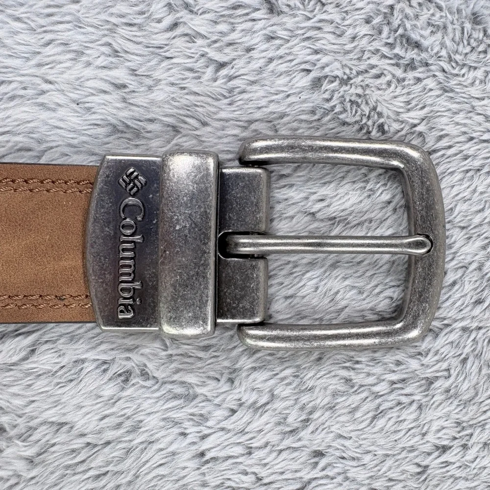 Columbia Men's Reversible Silver Buckle Belt Size‎ 38-40  Synthetic Leather